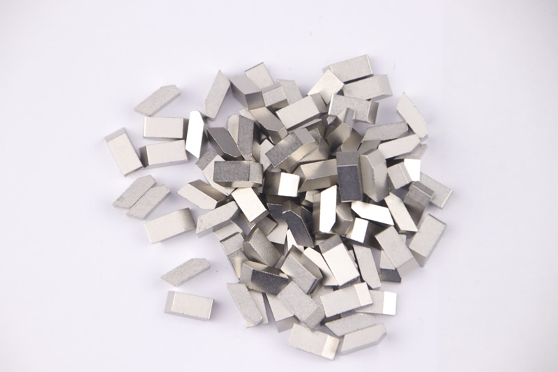 Tungsten carbide saw tips